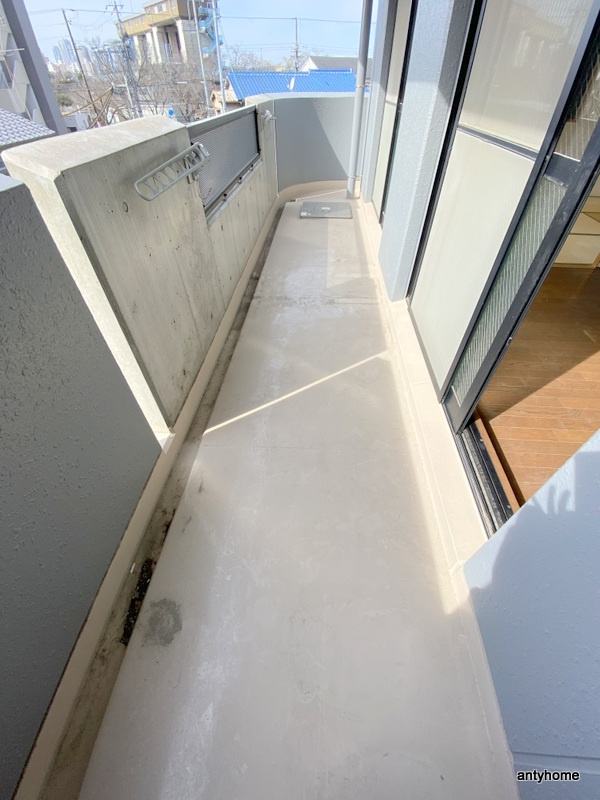 インディペンデンスハイツ　仲介手数料無料のバルコニー