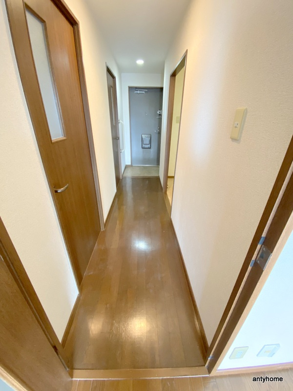 インディペンデンスハイツ　仲介手数料無料の玄関