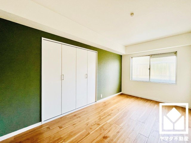 桂川ハイツ4号館の洋室