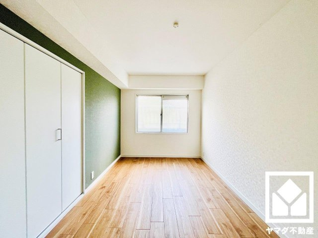 桂川ハイツ4号館の洋室