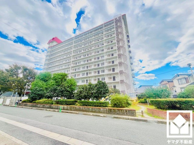 桂川ハイツ4号館の外観