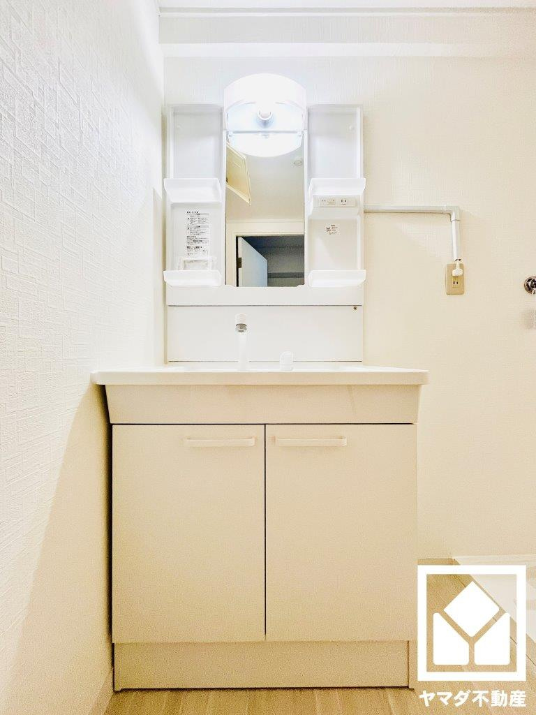 桂川ハイツ4号館の独立洗面台