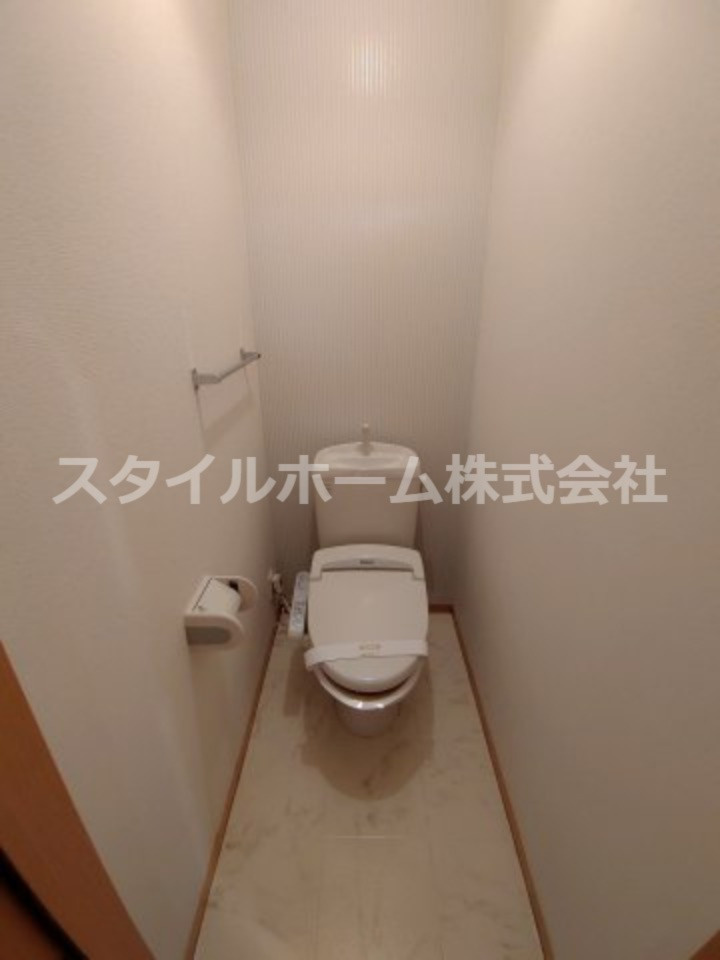 ウィルモア宮下のトイレ|落ち着いた色調のトイレです
