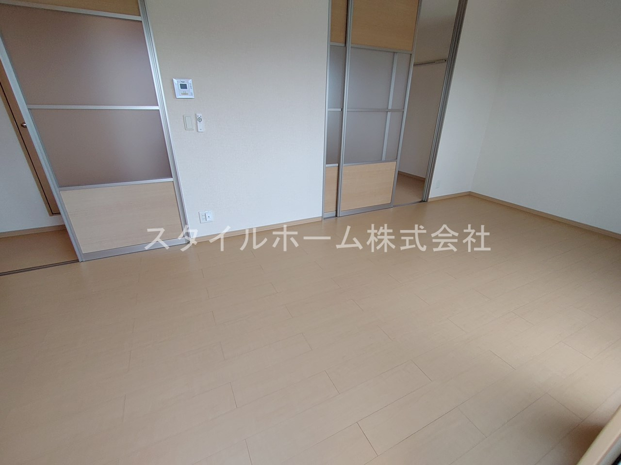 ウィルモア東山の居間・リビング