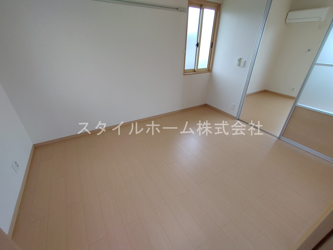 ウィルモア東山の居間・リビング