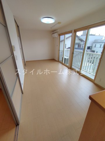 ウィルモア東山の居間・リビング