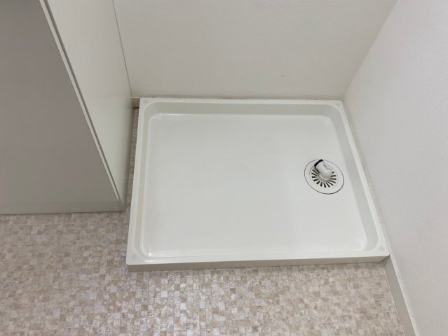 豊栄ハイツのランドリースペース|防水パン付き室内洗濯機置き場。