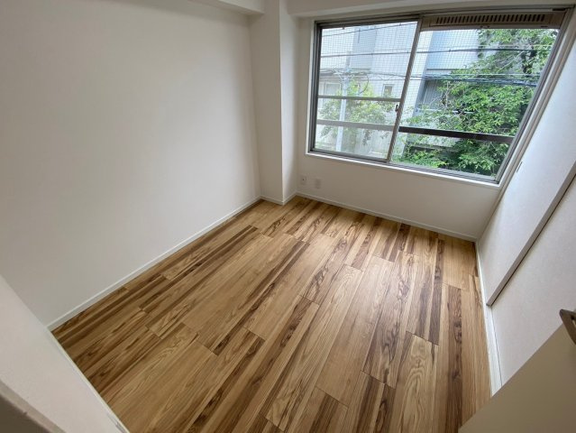 豊栄ハイツの洋室|明るい洋室は主寝室にも子供部屋にもぴったりなお部屋です♪