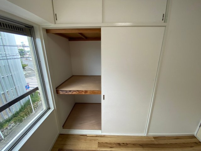 豊栄ハイツの収納|全居室収納があるので、お部屋もスッキリしてお掃除もしやすいですよ♪