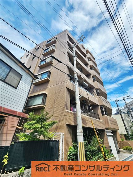 ファミリーハイツ御影の外観