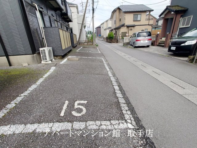 サンライフC棟の駐車場