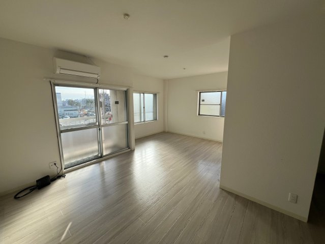 姫路市西延末の賃貸マンションの居間・リビング