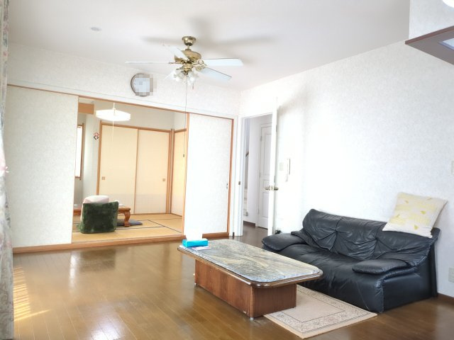 【居間・リビング】 | 東金市田間2丁目　中古戸建