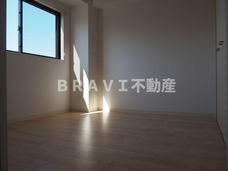 サンブライト今里 BRAVI不動産の寝室