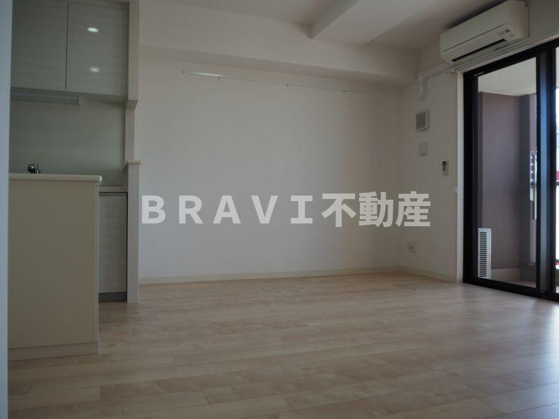 サンブライト今里 BRAVI不動産の居間・リビング