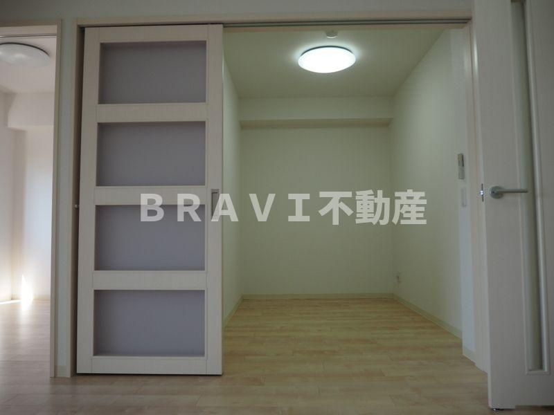 サンブライト今里 BRAVI不動産の洋室