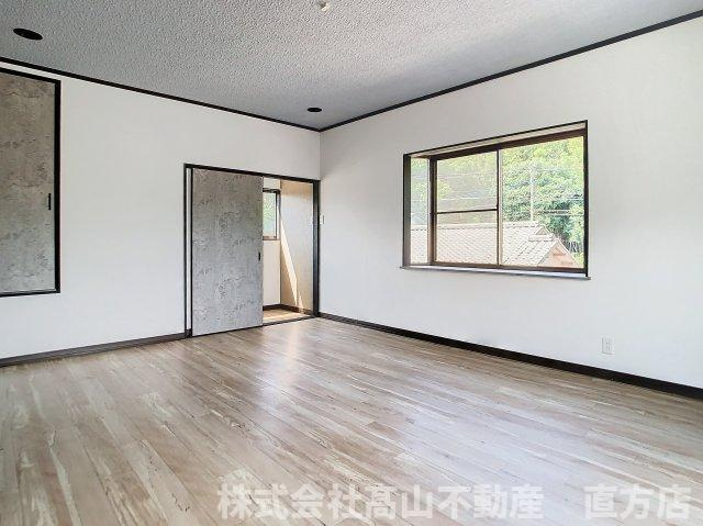 直方市大字中泉の一戸建ての居間・リビング