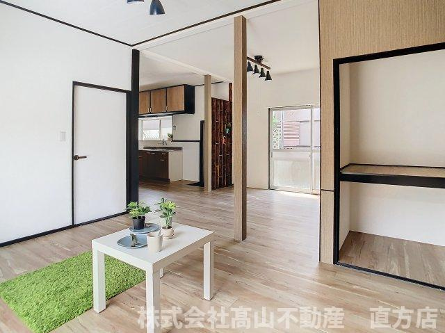 直方市大字中泉の一戸建ての居間・リビング