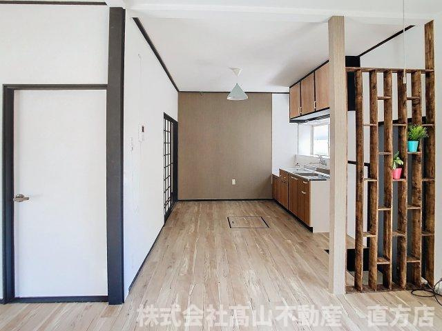 直方市大字中泉の一戸建ての居間・リビング