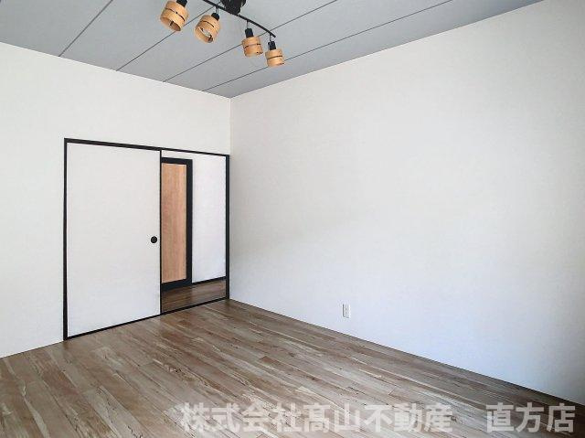 直方市大字中泉の一戸建ての居間・リビング