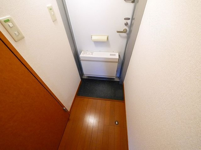 レオパレス千原Ⅱの玄関|シンプルで使いやすい玄関です