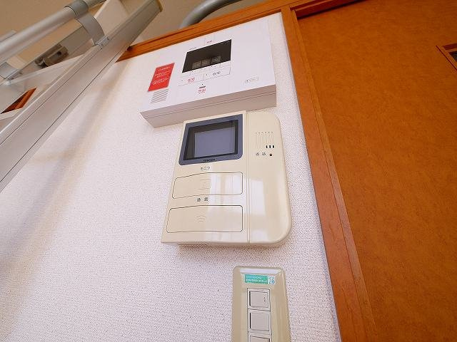 レオパレス千原Ⅱのセキュリティ|お顔が見えるモニター付きインターホンで安心。