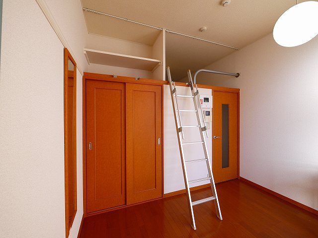 レオパレス千原Ⅱの洋室|個人の部屋や寝室として使える洋室です