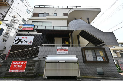 【外観】 | 三喜商事ビル | ビルの隣にコインパーキングもございますので、お車のお客様にも大変
お喜び頂けます☆