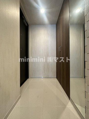 クリスタルエグゼ南堀江の玄関