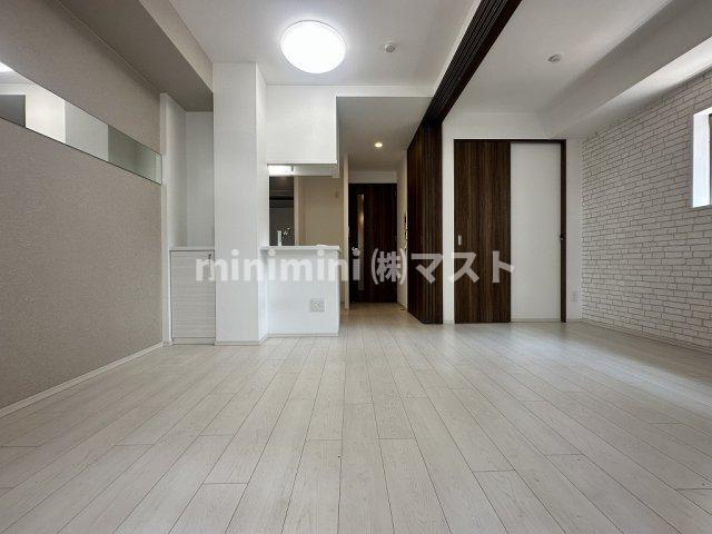 クリスタルエグゼ南堀江の居間・リビング