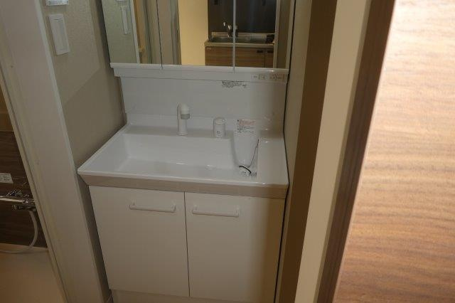 INBORUの独立洗面台|シャンプードレッサー