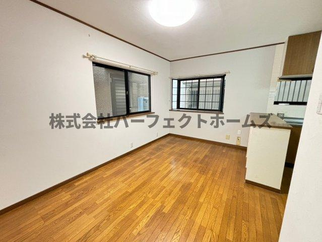 藤阪元町3丁目戸建　賃貸の居間・リビング