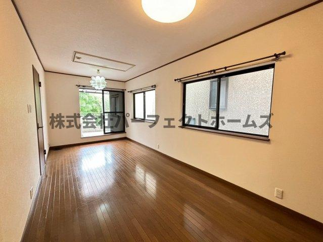 藤阪元町3丁目戸建　賃貸の洋室