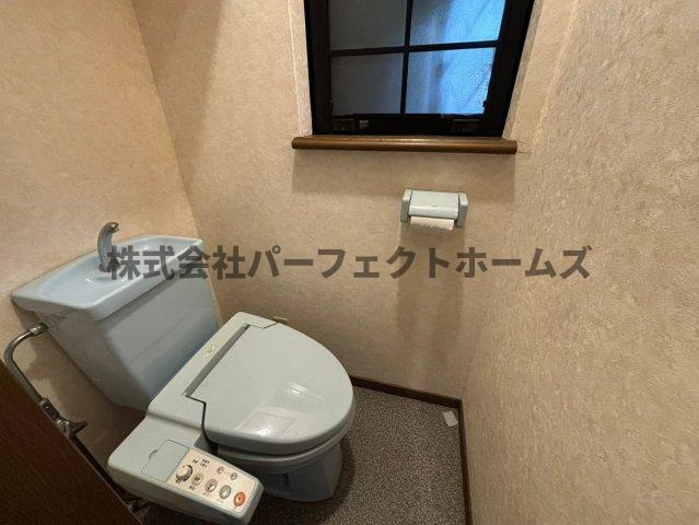 藤阪元町3丁目戸建　賃貸のトイレ