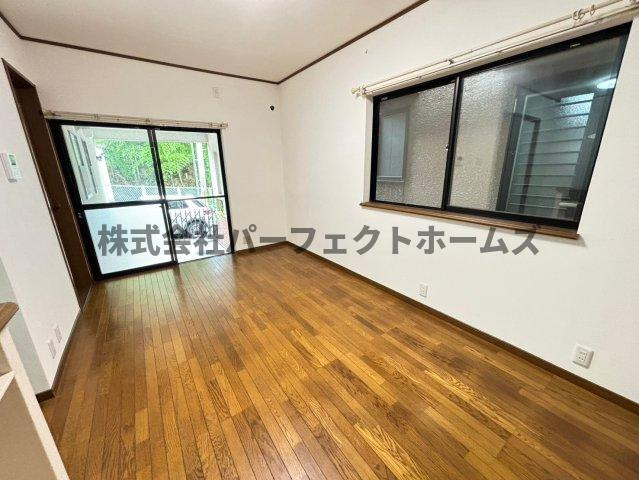藤阪元町3丁目戸建　賃貸の居間・リビング