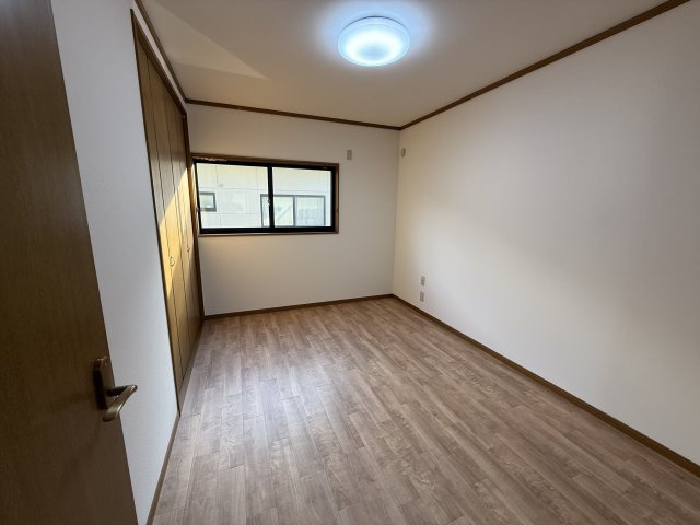 前橋市箱田町の中古一戸建の洋室|2階洋室③　北東角部屋です