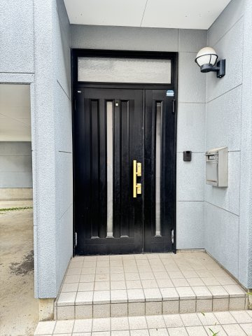 前橋市箱田町の中古一戸建の玄関|正面玄関