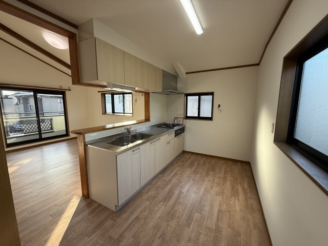 箱田町中古住宅1265-4のキッチン|対面式キッチン