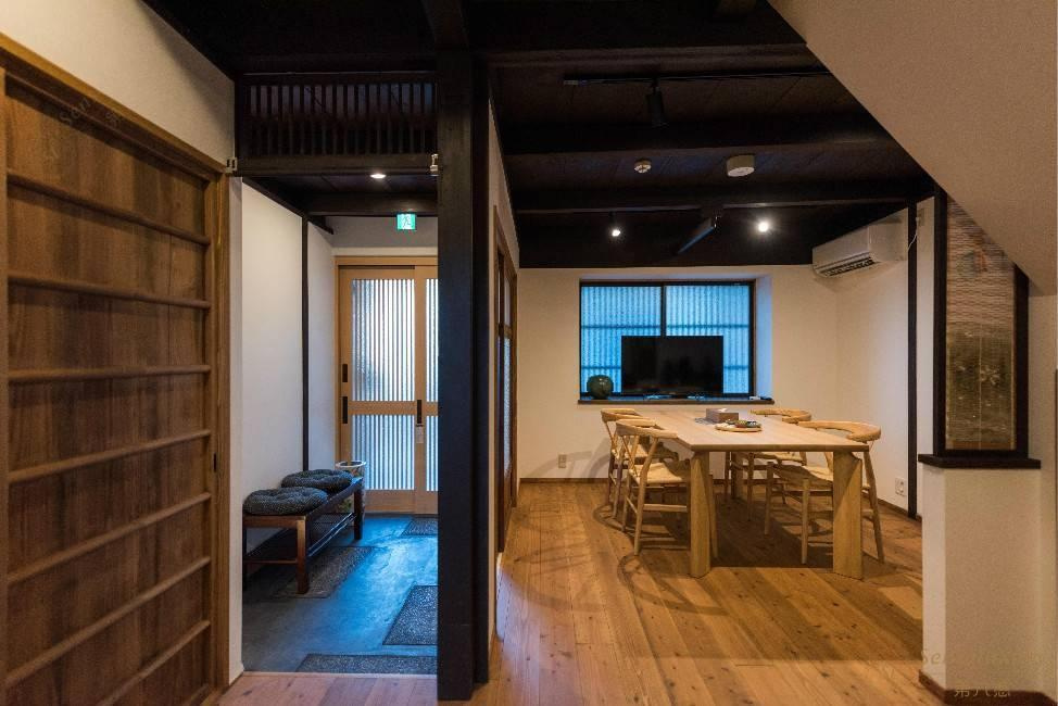 【オーナーチェンジ物件】右馬寮町戸建の居間・リビング