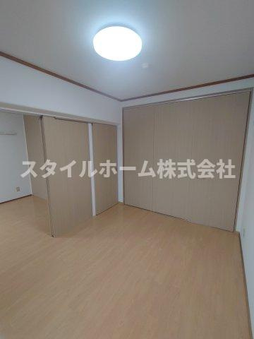 アーバンハイムINAの居間・リビング