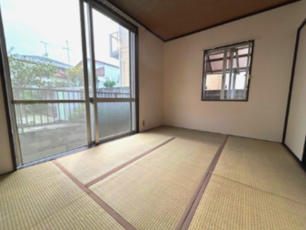 【和室】 | 大きな窓で明るいお部屋