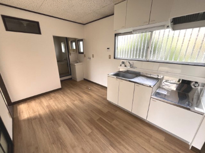 【居間・リビング】 | 広々キッチン！