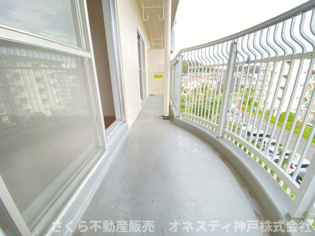 名谷19団地８３号棟のバルコニー