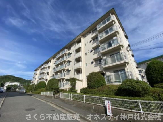 名谷19団地８３号棟の外観