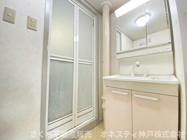 名谷19団地８３号棟の独立洗面台