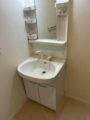 【独立洗面台】 | 緑壱番館Katumi | 独立洗面台、朝の身支度には欠かせません