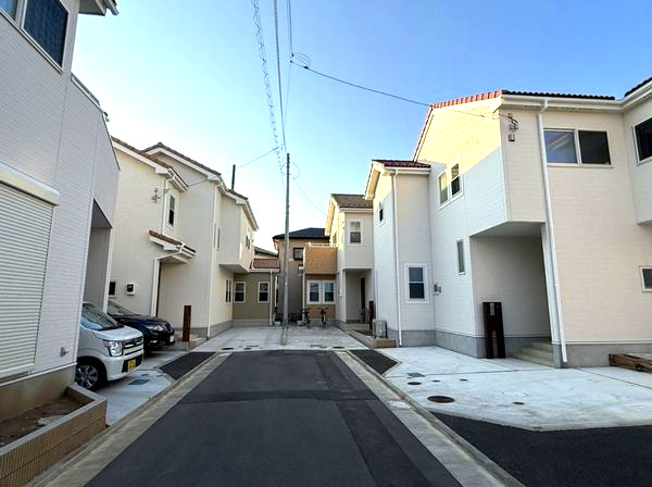 茅ヶ崎市今宿戸建て　4号棟の前面道路含む現地写真|前面道路含む現地写真です