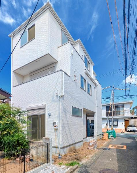 横浜市西区東久保町の新築一戸建の外観|閑静な住宅地でゆったりとお過ごし頂けます。
お気軽にお問合せ下さい！