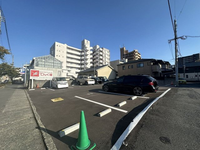 グランピア荒江の駐車場