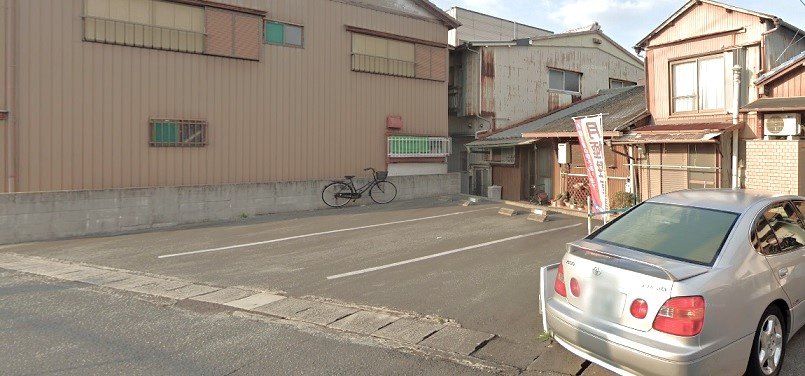 松阪市京町の売地の前面道路含む現地写真